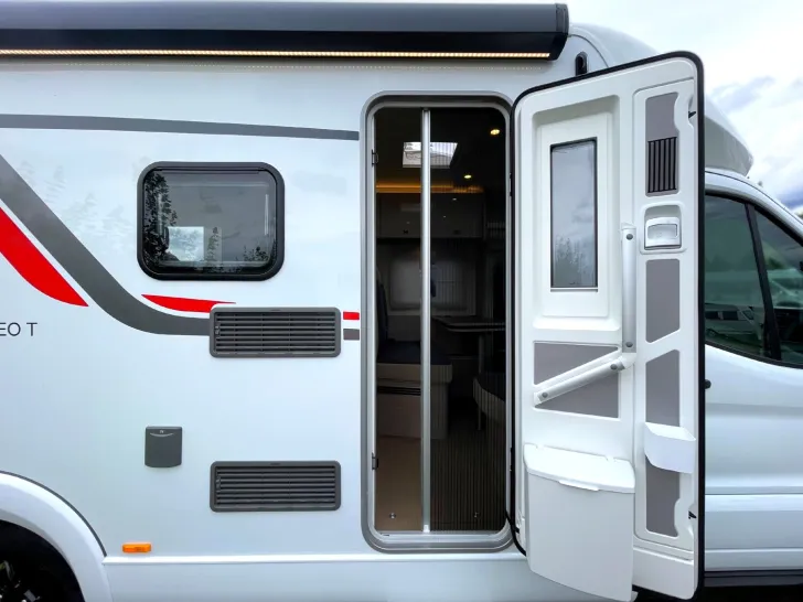 Fahrzeugbild Bürstner Lineo T 620 G MARKISE|SOLAR|AUTOMATIK|SAT+TV|NAV #8