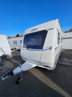 Schräg Vorne