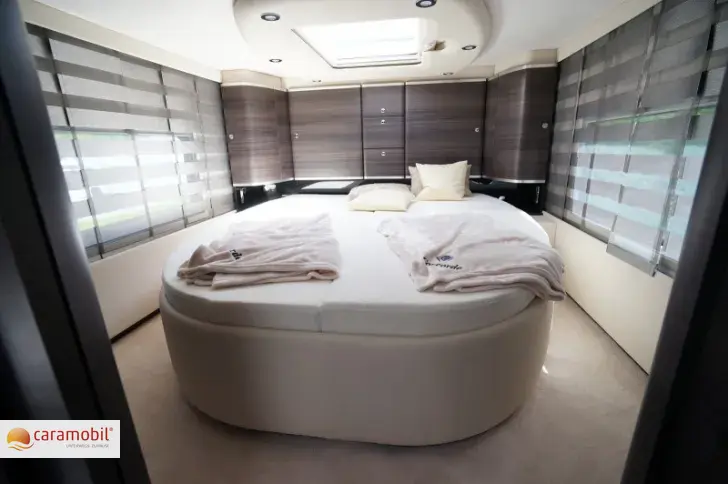 Fahrzeugbild Concorde Liner 1090 GIO (Autom. Leder Navi Markise) #13