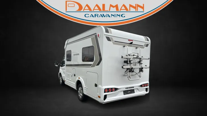 Schräg Hinten Weinsberg CaraLoft 550 MF 4Pakete TV BikeLift Rahmenfens