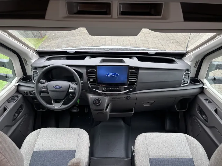 Fahrerhaus Weinsberg CaraLoft 550 MF 4Pakete TV BikeLift Rahmenfens