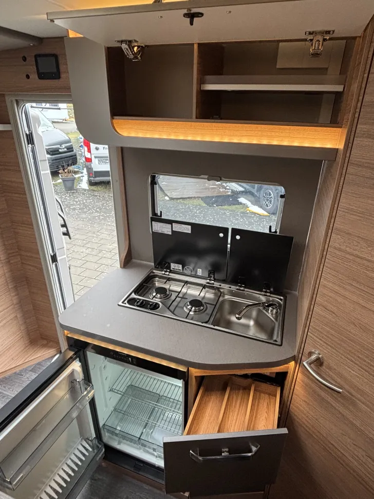 Küchen Weinsberg CaraLoft 550 MF 4Pakete TV BikeLift Rahmenfens