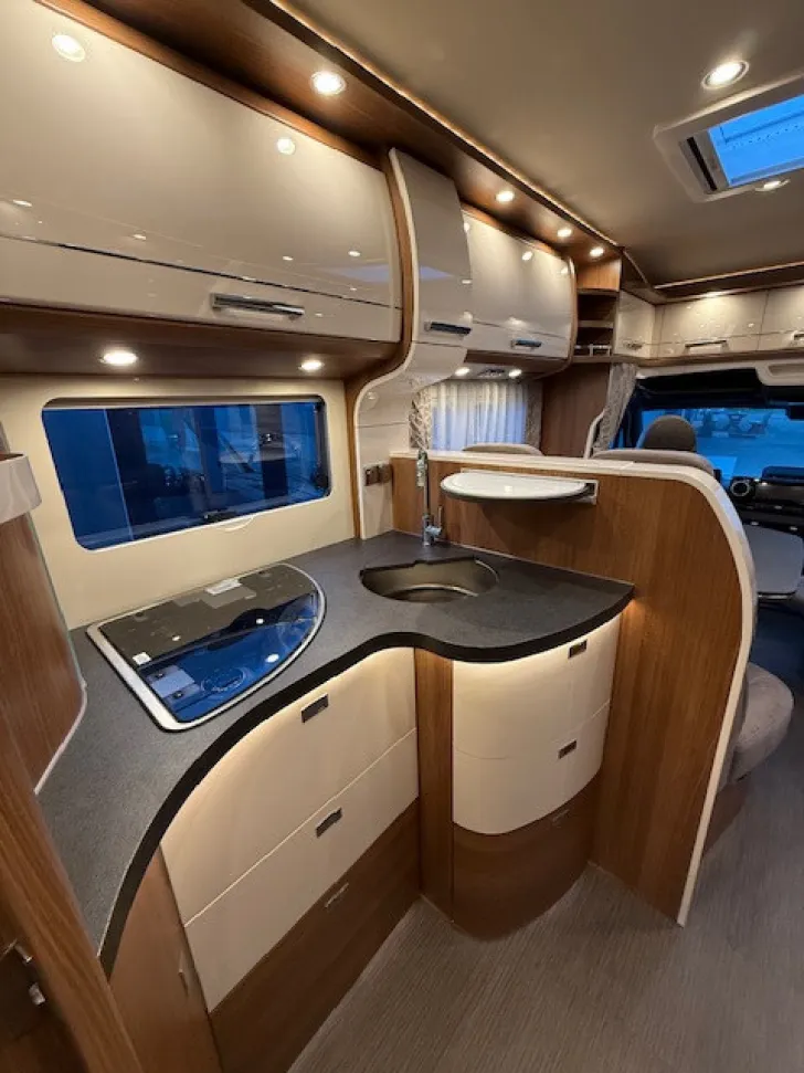 Fahrzeugbild Carthago C1-tourer T 149 RB-LE comfort 4.2t MB-Sprinter #4