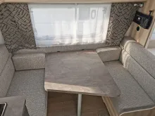 Fahrzeugbild Hobby De Luxe 400 SFe #8