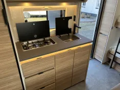 Bild 12 Dethleffs Nomad 560 FMK First Edition Sondermodell Selma