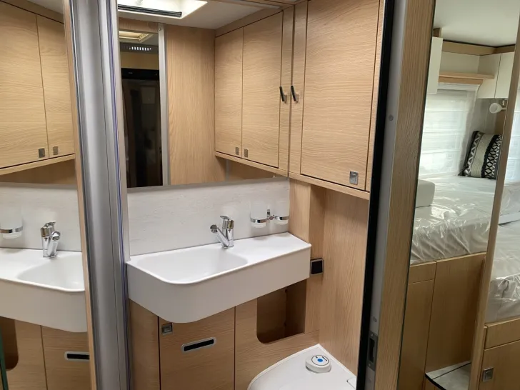 Fahrzeugbild Hymer B-MC I 600 Blackline AUTARK/SAT/TV/NAVI/RFK #14