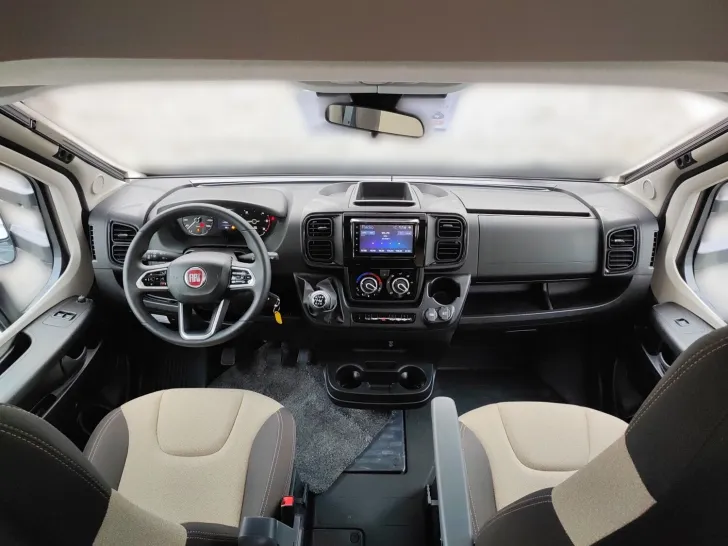 Fahrzeugbild Weinsberg CaraHome 550 MG !! Sie sparen 14.932,- !! #10