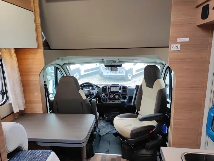 Fahrzeugbild Weinsberg CaraHome 550 MG !! Sie sparen 14.932,- !! #20