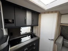 Fahrzeugbild Hobby De Luxe 460 SFf #9