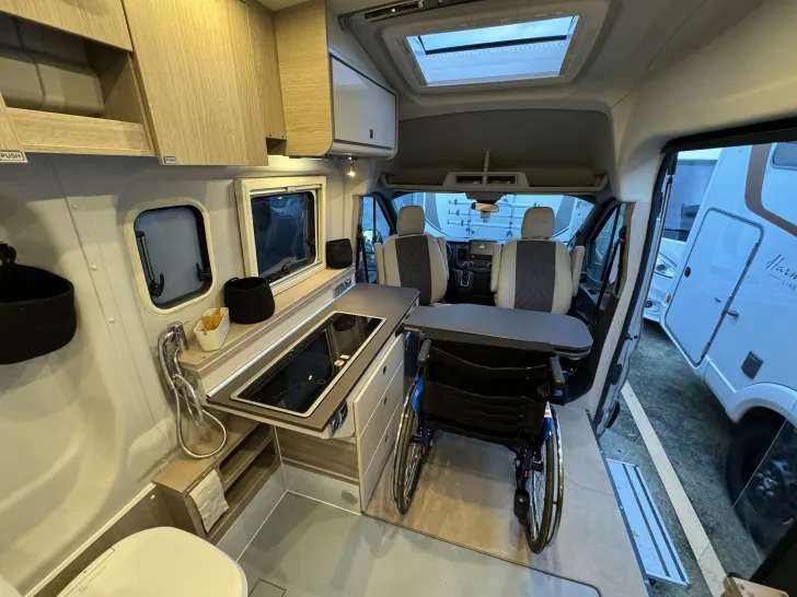 Fahrzeugbild Bürstner Lineo C 590 #11