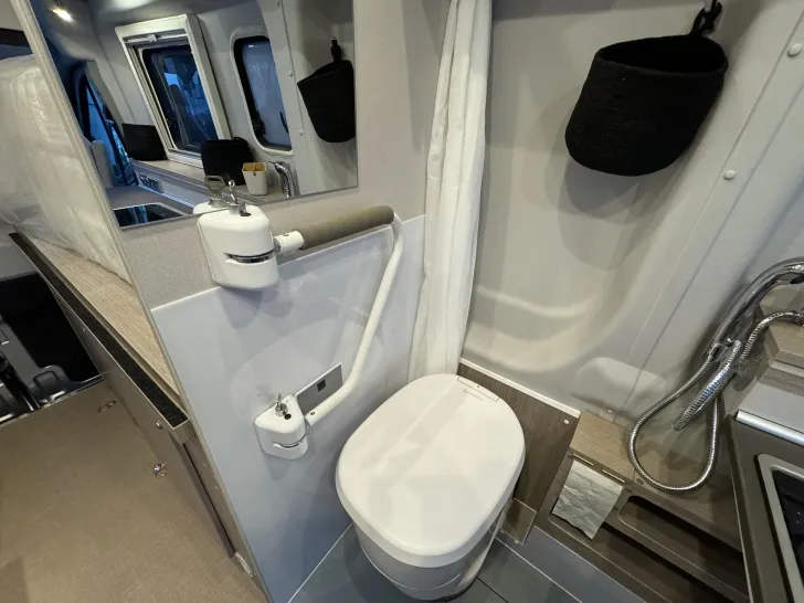 Fahrzeugbild Bürstner Lineo C 590 #15