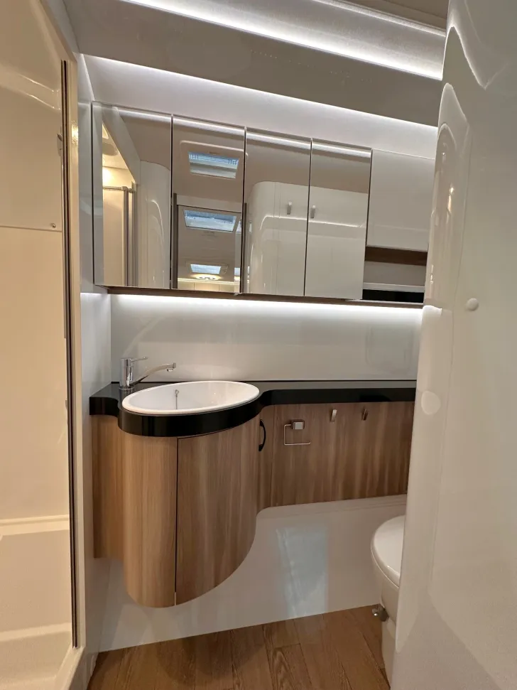 Fahrzeugbild Hobby Excellent Edition 540 WLU 2024 ausgestellt 2000 kg! #18