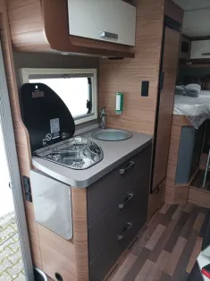 Bild 15 Weinsberg CaraCompact 640 MEG EDITION [PEPPER] Mercedes Automatik