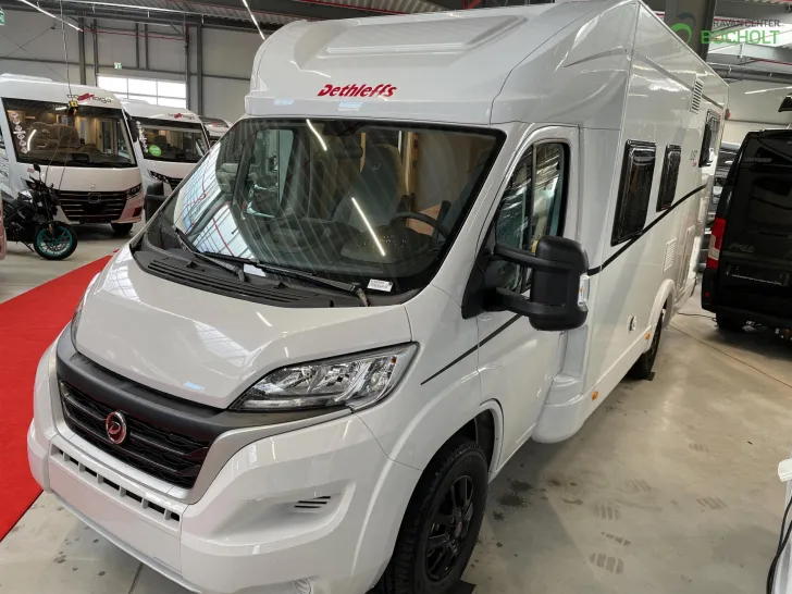 Fahrzeugbild Dethleffs Just Camp T 6812 EB Heckfarradträger / Hubbett #4