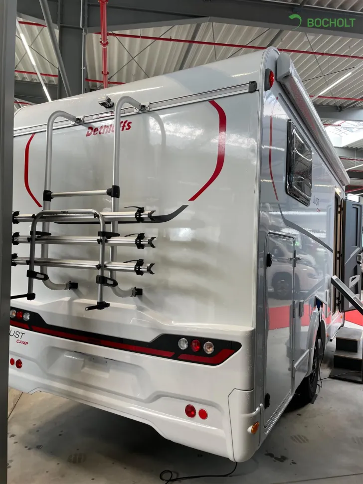 Fahrzeugbild Dethleffs Just Camp T 6812 EB Heckfarradträger / Hubbett #5