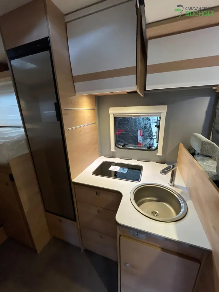 Fahrzeugbild Dethleffs Just Camp T 6812 EB Heckfarradträger / Hubbett #11