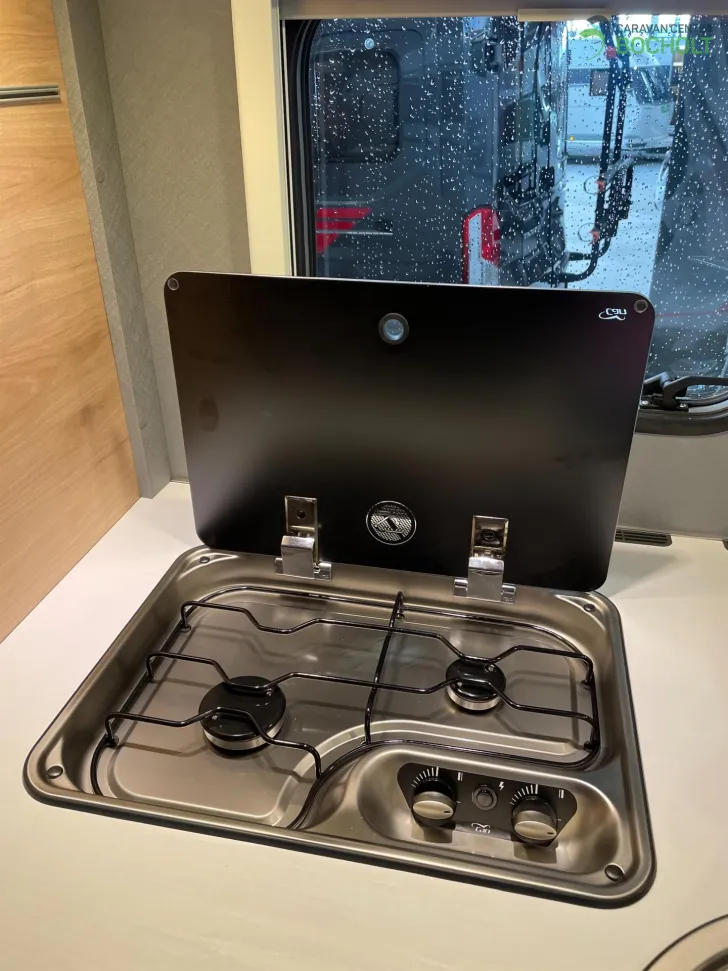 Fahrzeugbild Dethleffs Just Camp T 6812 EB Heckfarradträger / Hubbett #12