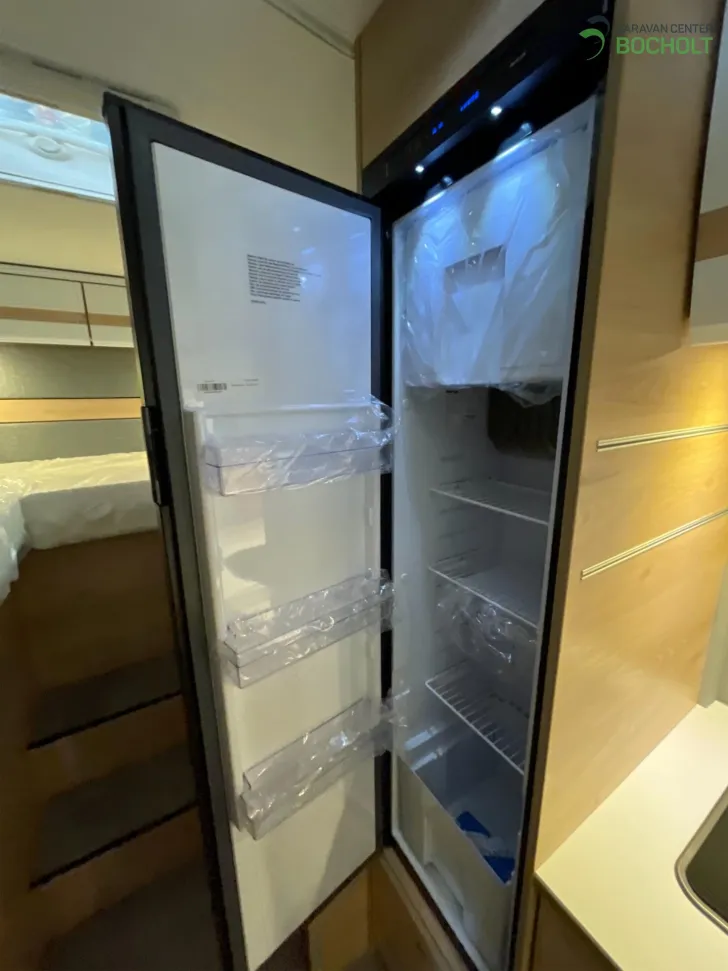 Fahrzeugbild Dethleffs Just Camp T 6812 EB Heckfarradträger / Hubbett #13