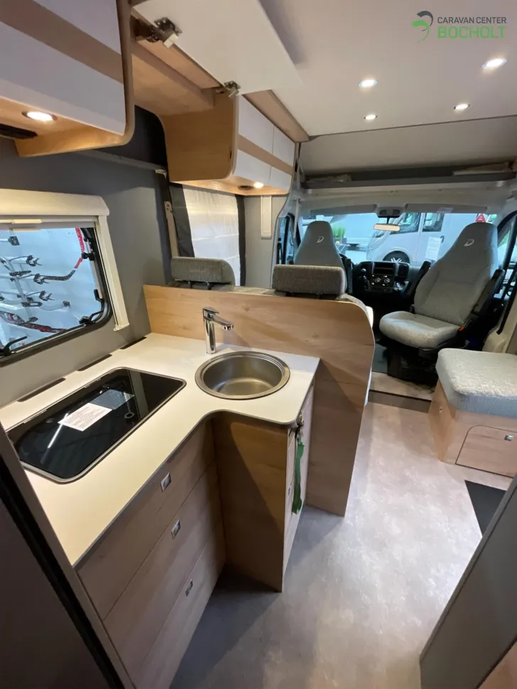 Fahrzeugbild Dethleffs Just Camp T 6812 EB Heckfarradträger / Hubbett #19