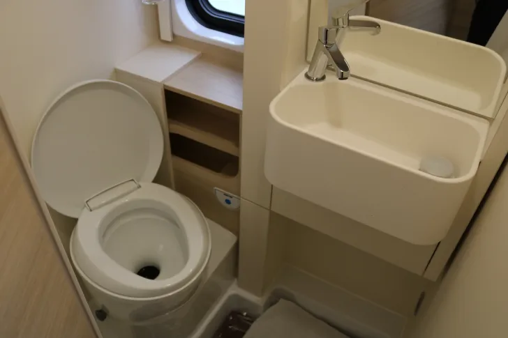 Fahrzeugbild Eura Mobil Van 595 HB AT9G+Markise+Sunroof #19