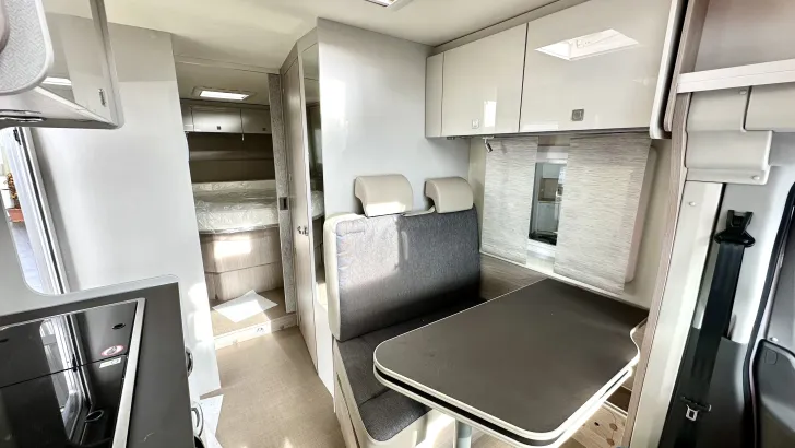 Fahrzeugbild Bürstner Lineo T 700 #7