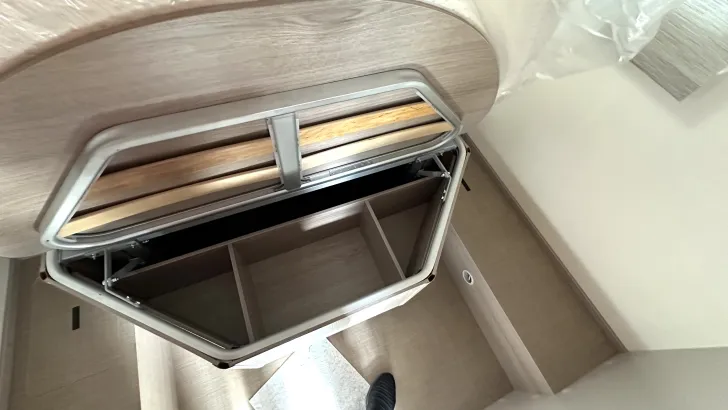 Fahrzeugbild Bürstner Lineo T 700 #13