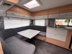 Bild 2 Dethleffs Camper 730 FKR