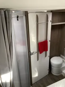 Fahrzeugbild Carado T 449 EDITION25 Queensbett #16