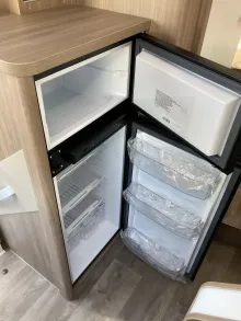 Fahrzeugbild Carado T 449 EDITION25 Queensbett #12