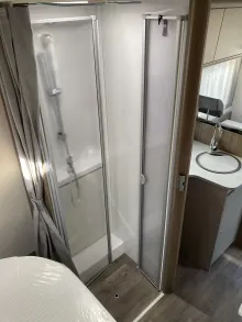 Fahrzeugbild Carado T 449 EDITION25 Queensbett #14