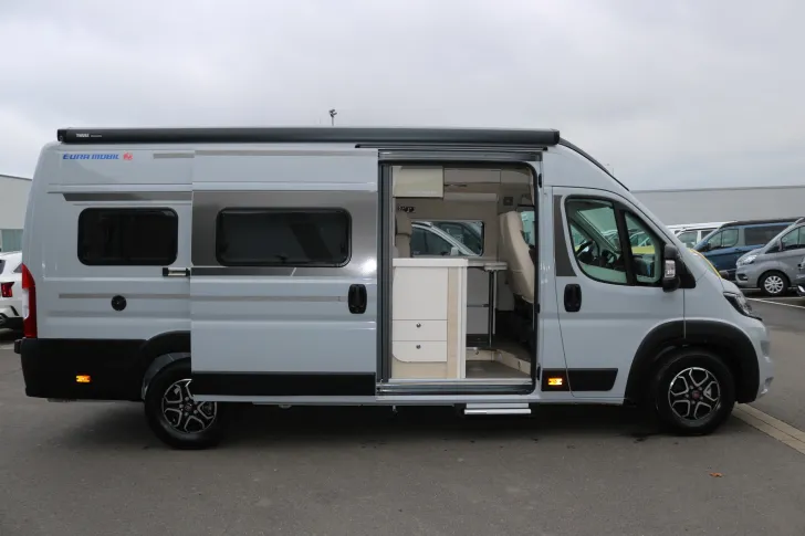 Fahrzeugbild Eura Mobil Van 635 EB AT9G+Sunroof+Solar+Markise #5