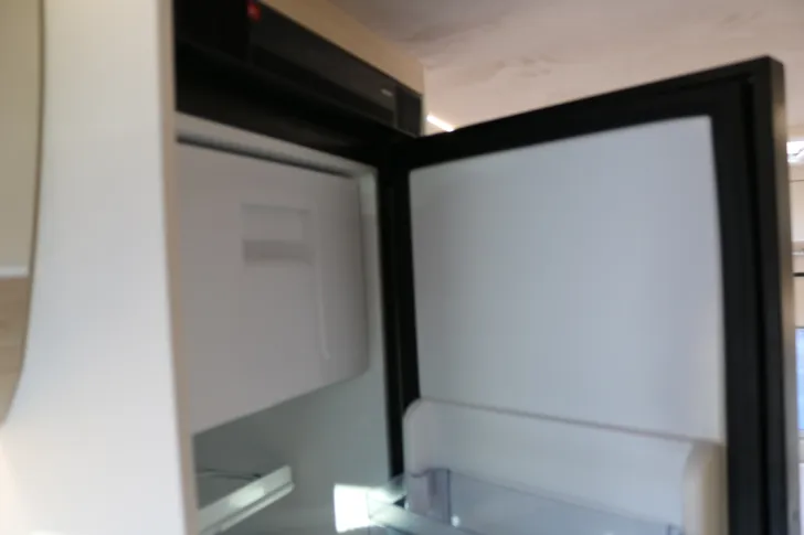 Fahrzeugbild Eura Mobil Van 635 EB AT9G+Sunroof+Solar+Markise #10