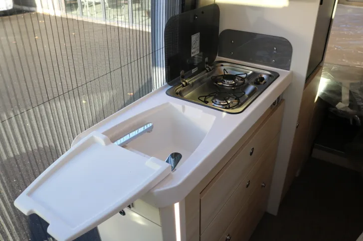 Fahrzeugbild Eura Mobil Van 635 EB AT9G+Sunroof+Solar+Markise #13