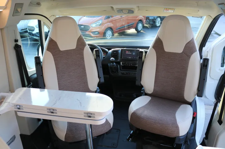 Fahrzeugbild Eura Mobil Van 635 EB AT9G+Sunroof+Solar+Markise #16