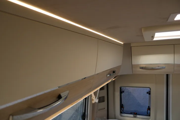 Fahrzeugbild Eura Mobil Van 635 EB AT9G+Sunroof+Solar+Markise #25