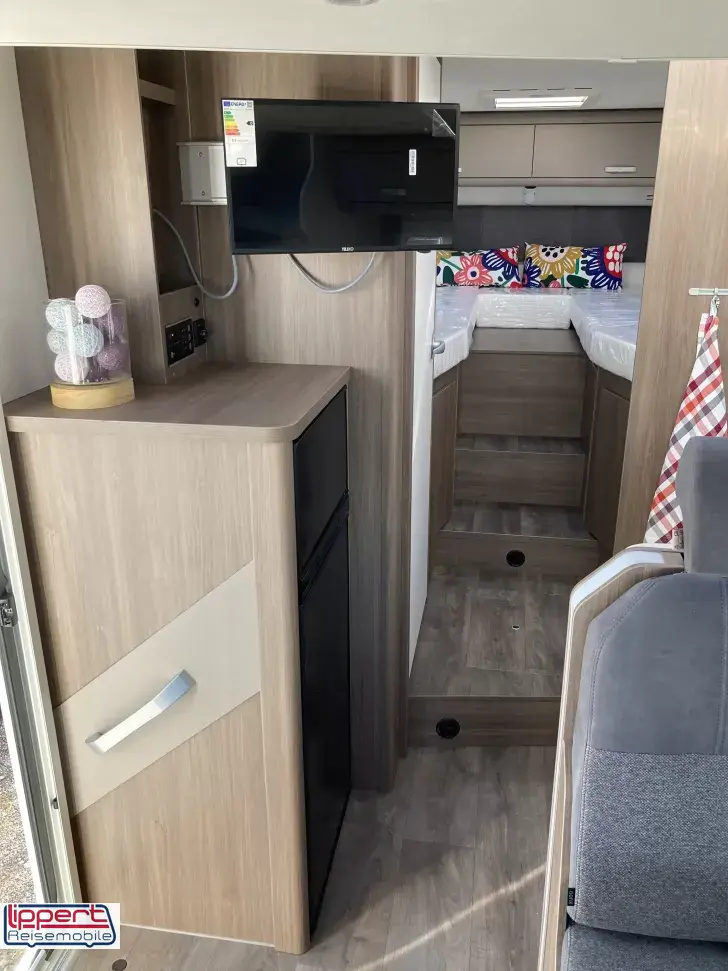 Fahrzeugbild Carado T 447 EDITION25 mit Hubbett #9