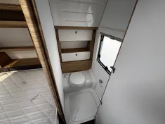 Bild 13 Fendt Bianco Selection 550 SKM Model 2023 mit GFK Dach