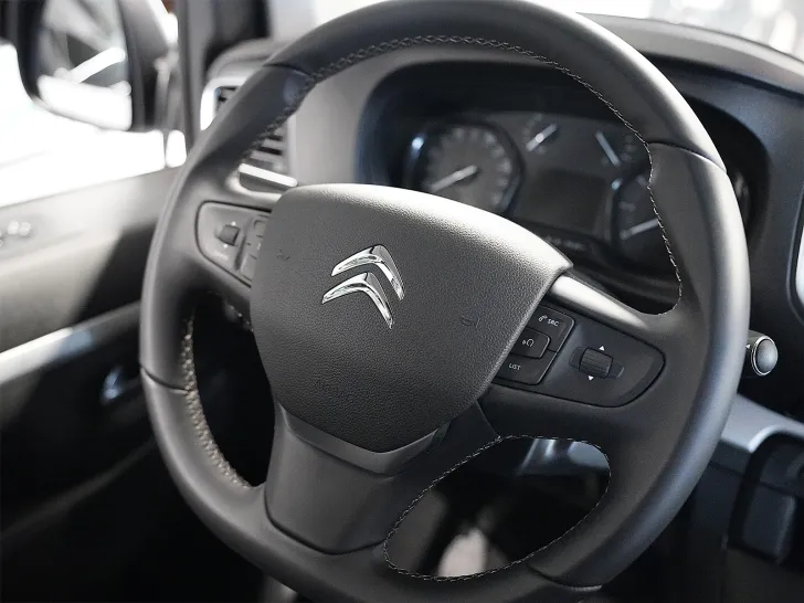 Fahrzeugbild Pössl M 145 #18