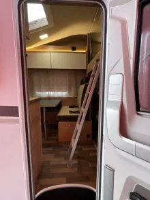 Fahrzeugbild Weinsberg CaraHome 600 DKG - Alkoven & Stockbetten #19