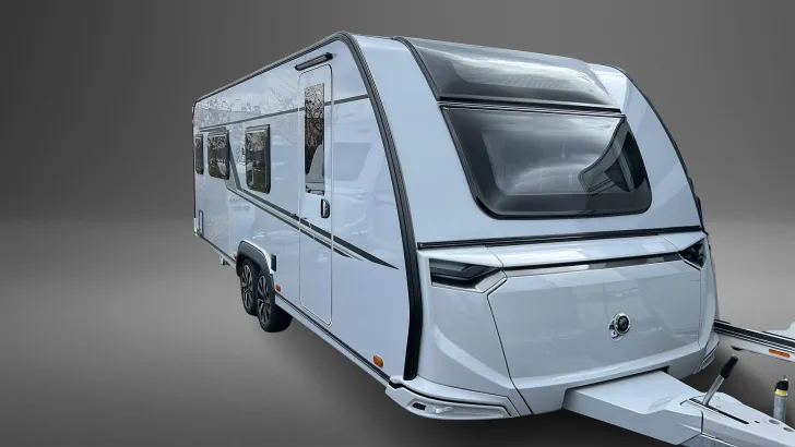 Schräg Vorne Knaus Südwind 650 PXB