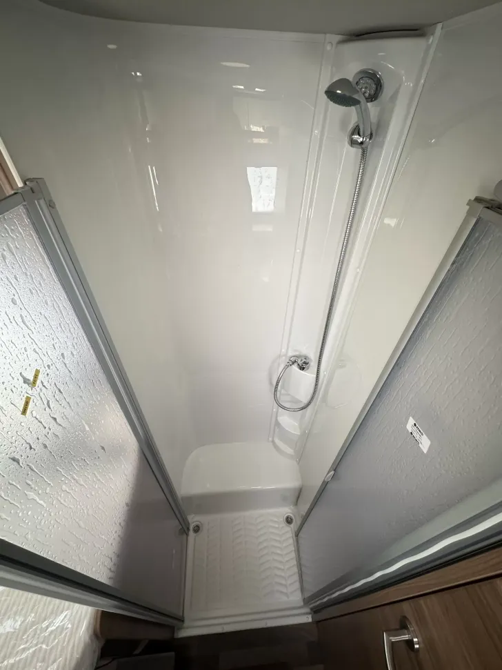 Fahrzeugbild Weinsberg CaraSuite 700 ME Mietfahrzeug Verfügbar 11.2026 #17