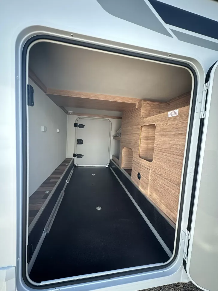 Fahrzeugbild Weinsberg CaraSuite 700 ME Mietfahrzeug Verfügbar 11.2026 #19