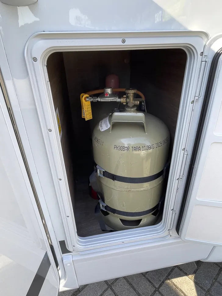 Fahrzeugbild Carado T447 pro+ *Hubbett*Rückfahrkamera* #10