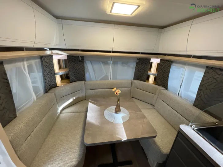 Fahrzeugbild Hobby De Luxe 460 UFe InterCaravaning Modell 2025 / Mover / Fahrradträger #7