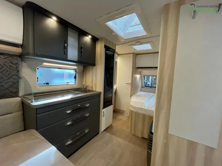 Fahrzeugbild Hobby De Luxe 460 UFe InterCaravaning Modell 2025 / Mover / Fahrradträger #8