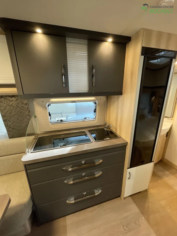 Fahrzeugbild Hobby De Luxe 460 UFe InterCaravaning Modell 2025 / Mover / Fahrradträger #9