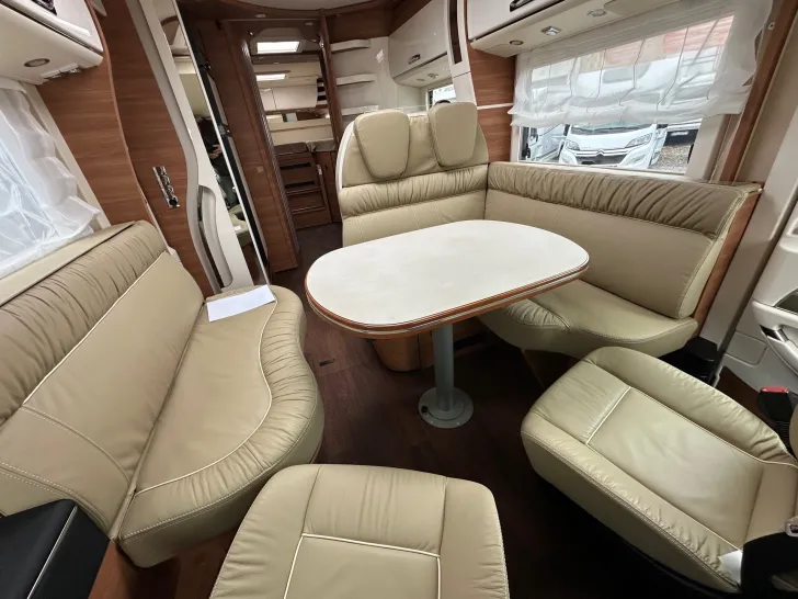 Fahrzeugbild Carthago C-LINE I 5.9 XL LE MB #11