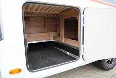 Bild 13 Weinsberg CaraCompact 600 MF EDITION [Pepper] Trittstufe | T-Raum-Fenster