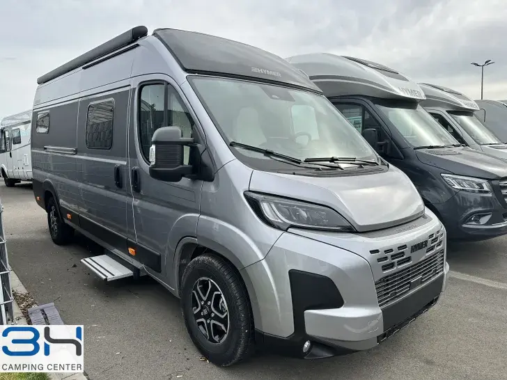 Schräg Vorne Hymer Camper Van Yellowstone