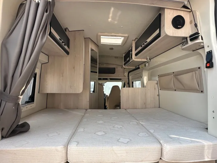 Fahrzeugbild Karmann Mobil Dexter 560 Trend 4x4/1.Hand/Festbett/Klima/Solar #11